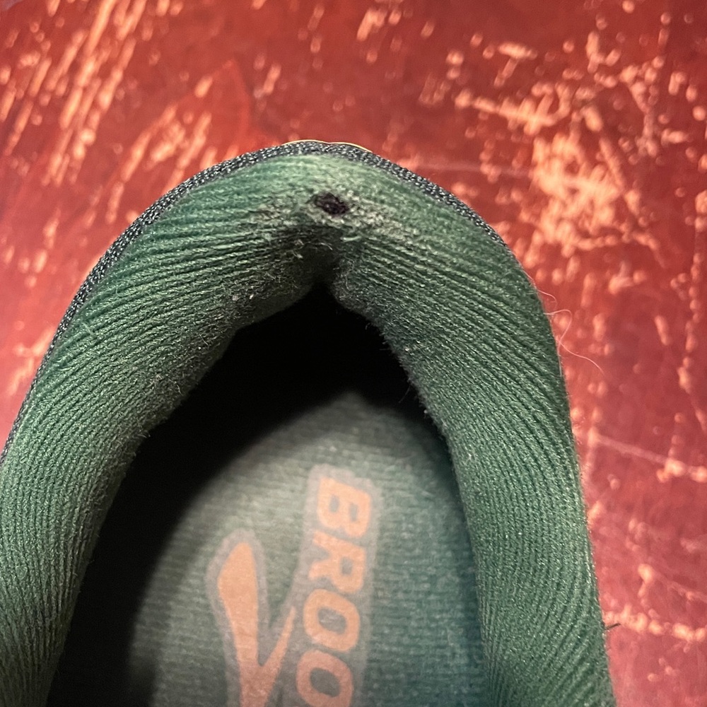 Women’s Brooks Launch Run Lucky Limited Edition Shoes in Green and Gold size 7 - Picture 10 of 13